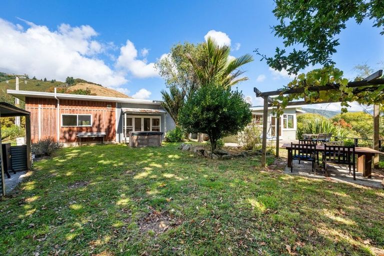 Photo of property in 948 Queen Charlotte Drive, Linkwater, Picton, 7281
