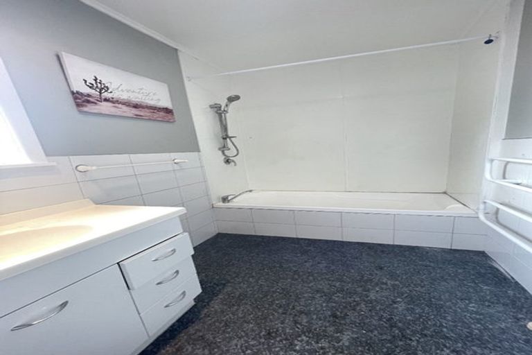 Photo of property in 31 Riverhills Avenue, Pakuranga Heights, Auckland, 2010