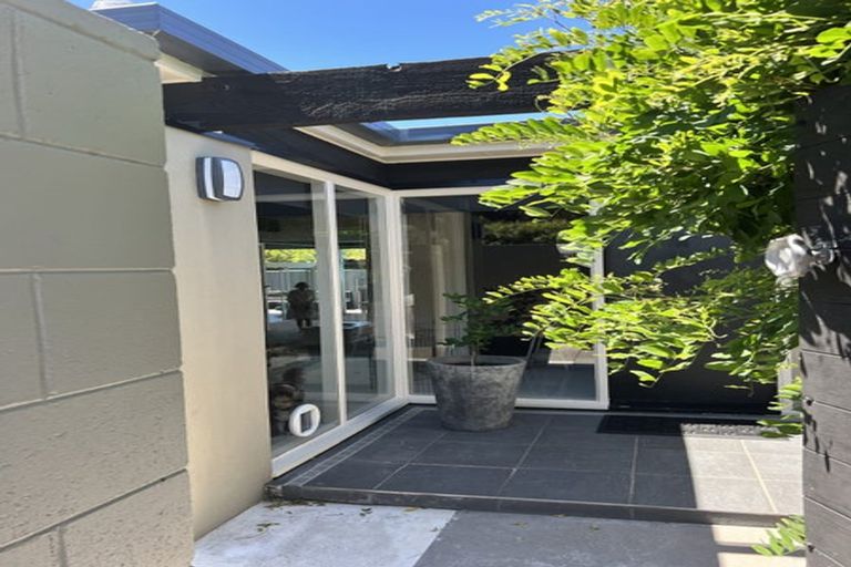 Photo of property in 2/5 Whareora Terrace, Cashmere, Christchurch, 8022