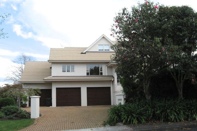 Photo of property in 6 Tupara Crescent, Kawaha Point, Rotorua, 3010