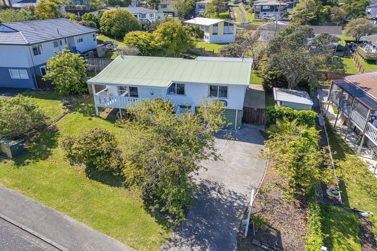 Photo of property in 94 Athena Drive, Totara Vale, Auckland, 0629