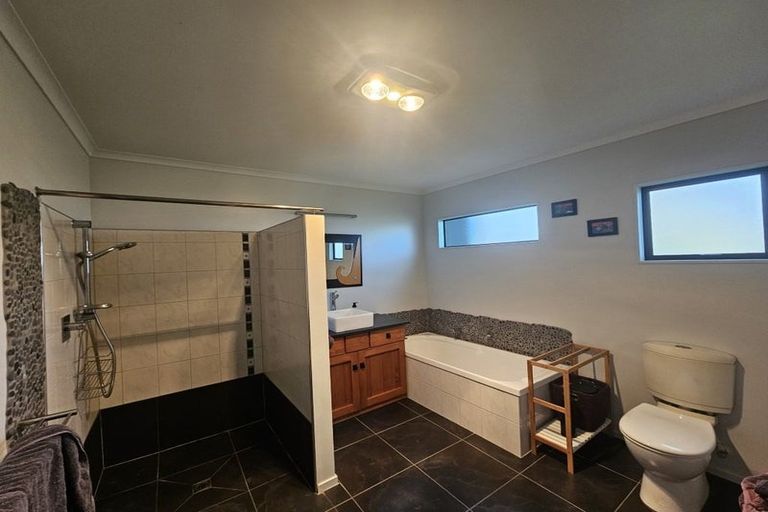 Photo of property in 306 Waitaha Road South, Welcome Bay, Tauranga, 3175