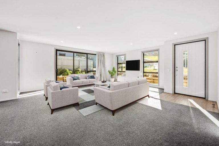 Photo of property in 53 Shields Street, Clyde, 9330