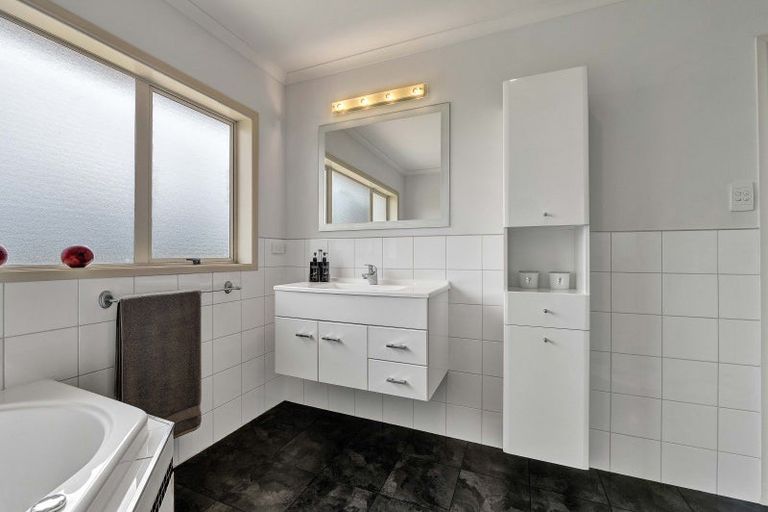 Photo of property in 550 Mountain Road, Lepperton, New Plymouth, 4373