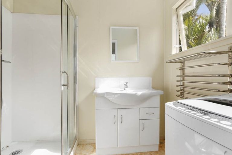 Photo of property in 14 Mahoe Road, Titirangi, Auckland, 0604