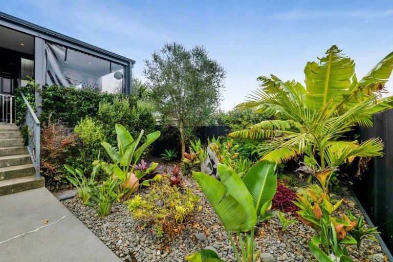 Photo of property in 69f Karamea Street, Whalers Gate, New Plymouth, 4310