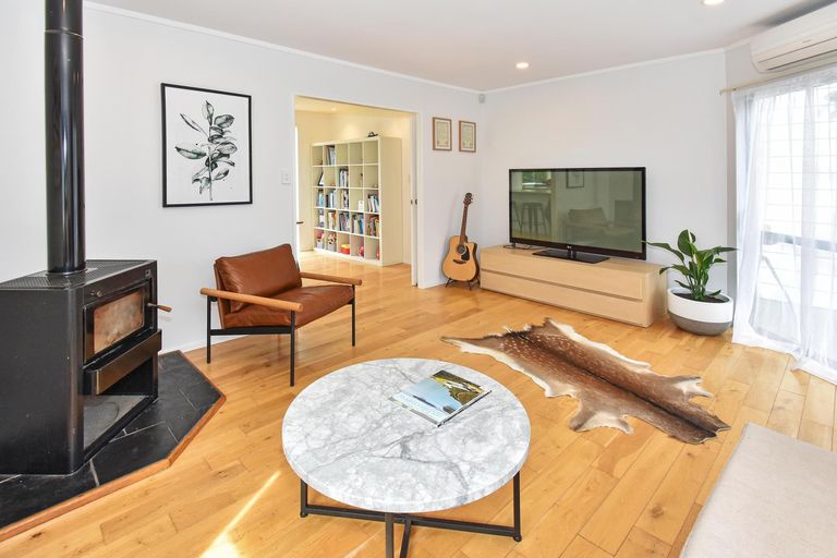 Photo of property in 113 Carnoustie Drive, Wattle Downs, Auckland, 2103