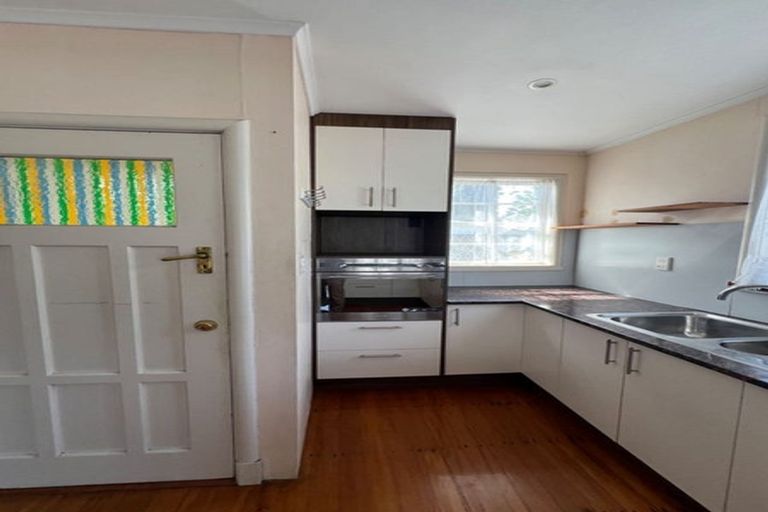 Photo of property in 220 St George Street, Papatoetoe, Auckland, 2025