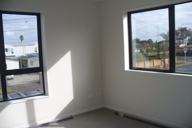 Photo of property in 27 Von Sturmer Street, Mangere East, Auckland, 2024