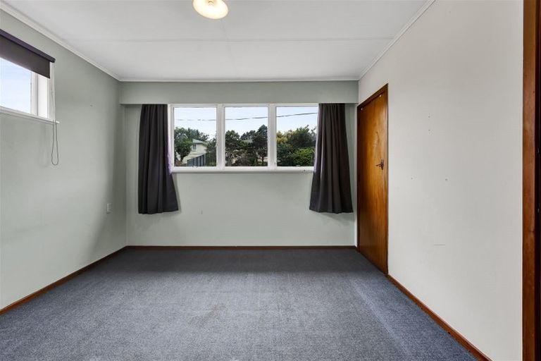 Photo of property in 14 Whakawhiti Street, Marfell, New Plymouth, 4310