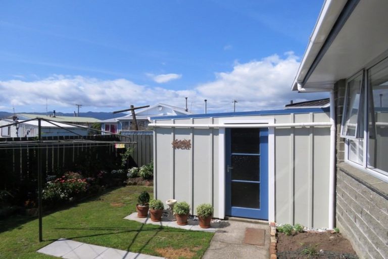 Photo of property in 25-27 Romilly Street, Westport, 7825