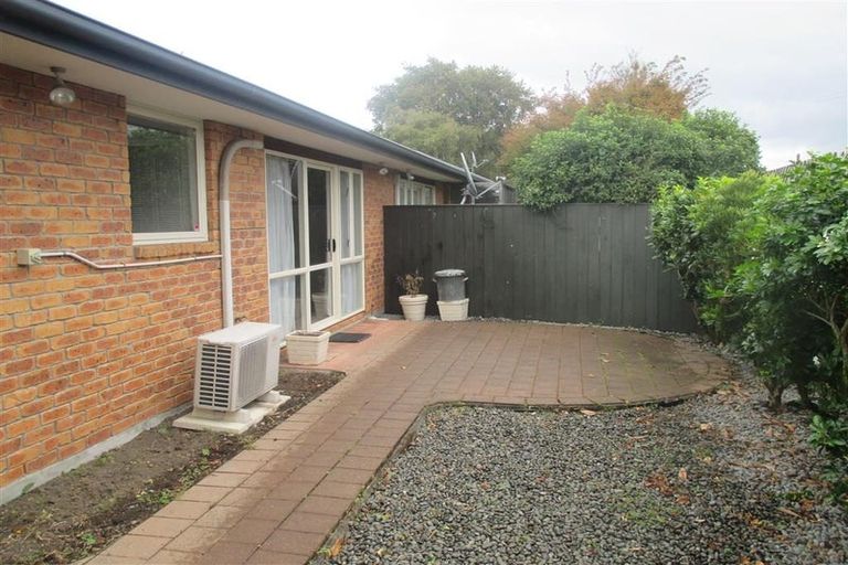 Photo of property in 17c Division Street, Riccarton, Christchurch, 8041