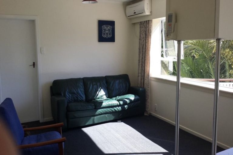 Photo of property in 3/132 Curtis Street, Northland, Wellington, 6012