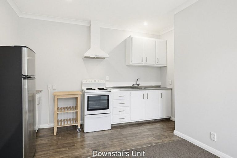 Photo of property in 5 Governor Road, Northland, Wellington, 6012