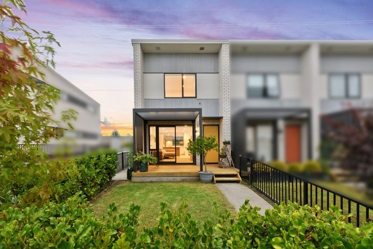 Photo of property in 32a Titoki Street, Te Atatu Peninsula, Auckland, 0610