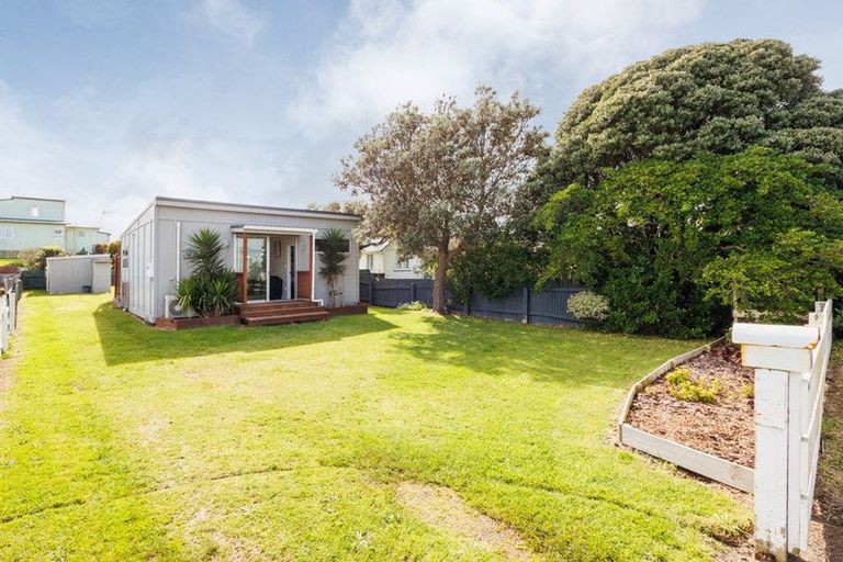 Photo of property in 133 Seabury Avenue, Foxton Beach, Foxton, 4815