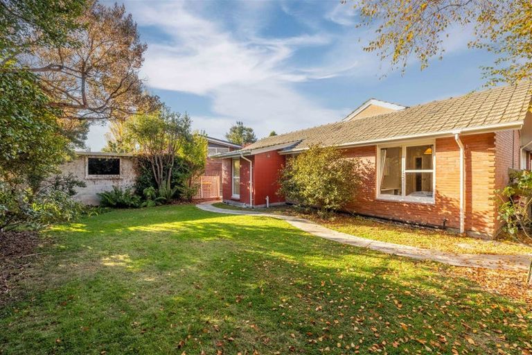 Photo of property in 25 Tuirau Place, Ilam, Christchurch, 8041