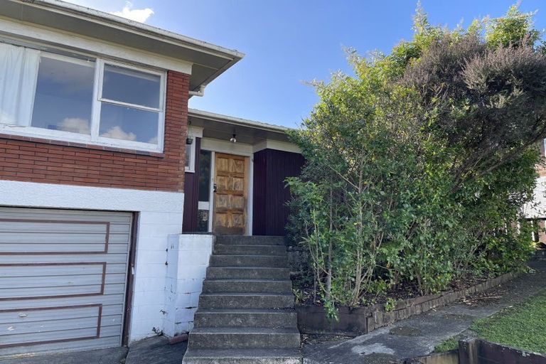 Photo of property in 17 Archmillen Avenue, Pakuranga Heights, Auckland, 2010