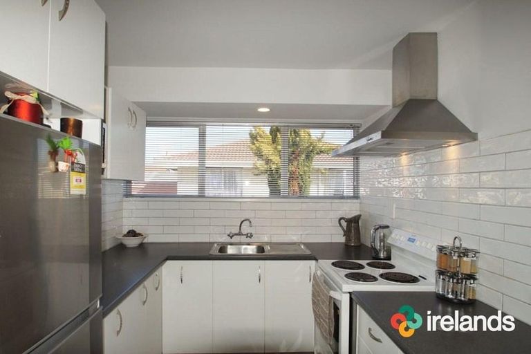 Photo of property in 1/14 Salford Avenue, Redwood, Christchurch, 8051