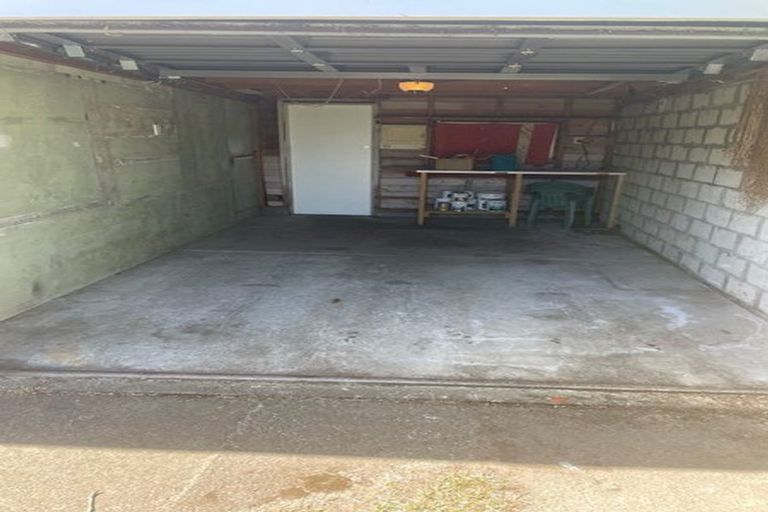 Photo of property in 21 Rauparaha Street, Waikanae Beach, Waikanae, 5036