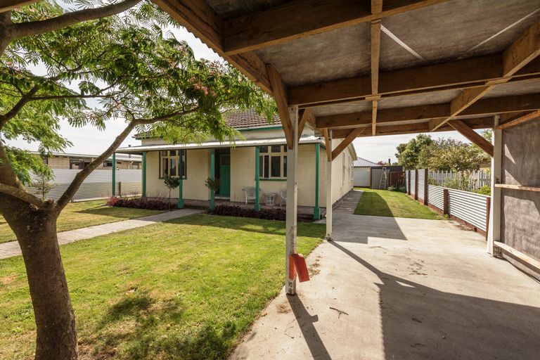 Photo of property in 132 Mcmurdo Street, Tinwald, Ashburton, 7700