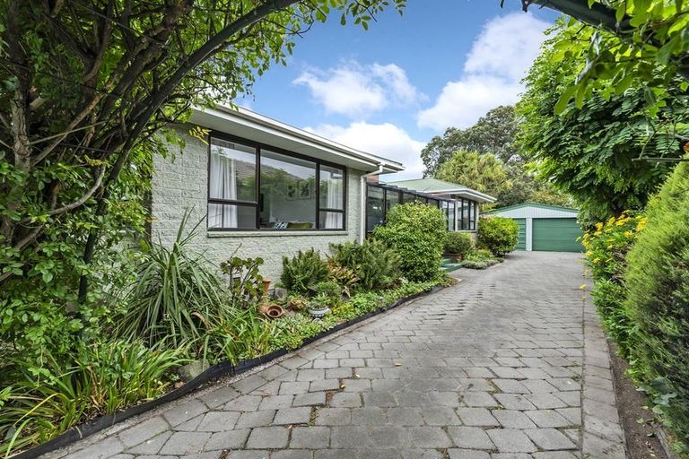 Photo of property in 413 Yaldhurst Road, Russley, Christchurch, 8042