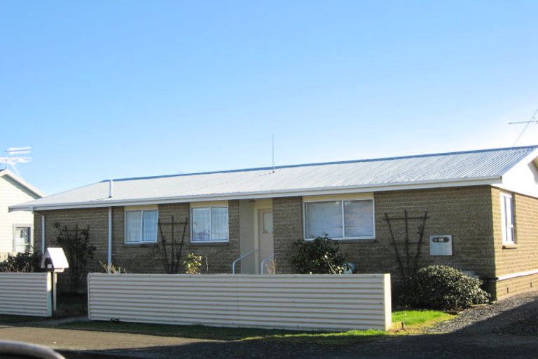 Photo of property in 22 John Street, Winton, 9720