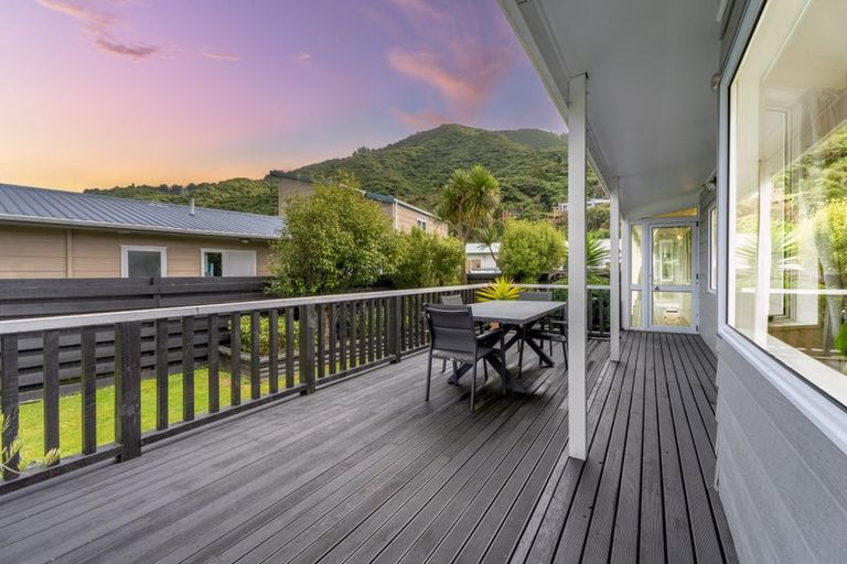 Photo of property in 11 Tulsa Grove, Totara Park, Upper Hutt, 5018