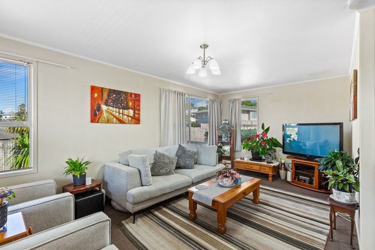 Photo of property in 27 Clyma Place, Massey, Auckland, 0614