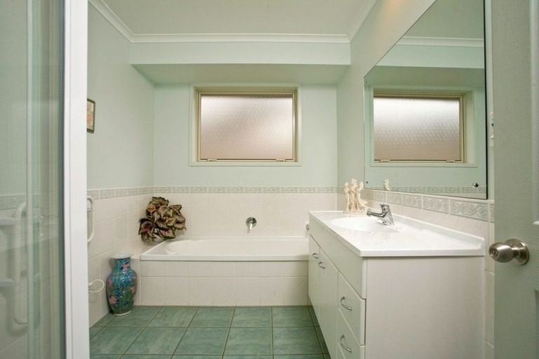 Photo of property in 22 Mahoney Drive, Albany, Auckland, 0632