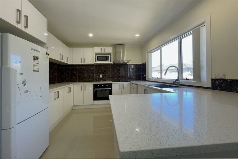 Photo of property in 24 Olive Crescent, Papatoetoe, Auckland, 2025