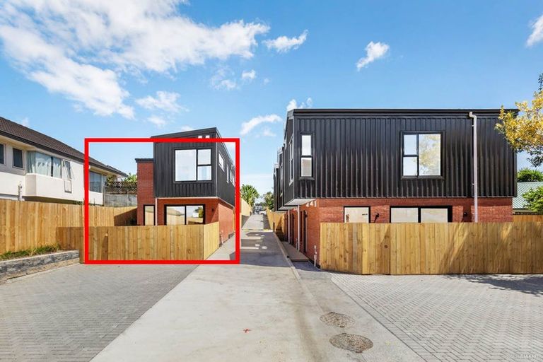 Photo of property in 7/24 Carnoustie Drive, Wattle Downs, Auckland, 2103