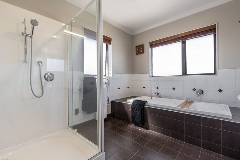 Photo of property in 8 Cooper Crescent, Cambridge, 3434