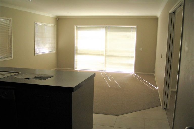 Photo of property in 4 Heidi Crescent, Flat Bush, Auckland, 2016