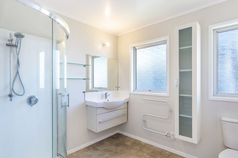 Photo of property in 6 Mccauley Grove, Hilltop, Taupo, 3330