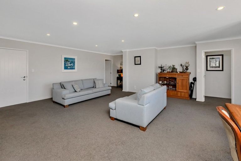 Photo of property in 4 Lanyard Place, One Tree Point, 0118