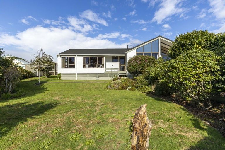 Photo of property in 19 Caledonia Place, Highlands Park, New Plymouth, 4312