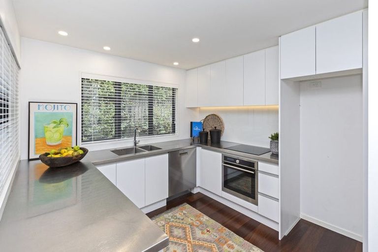 Photo of property in 7b Rossall Street, Merivale, Christchurch, 8014