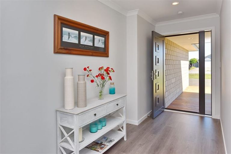 Photo of property in 63 Willowside Place, Amberley, 7410