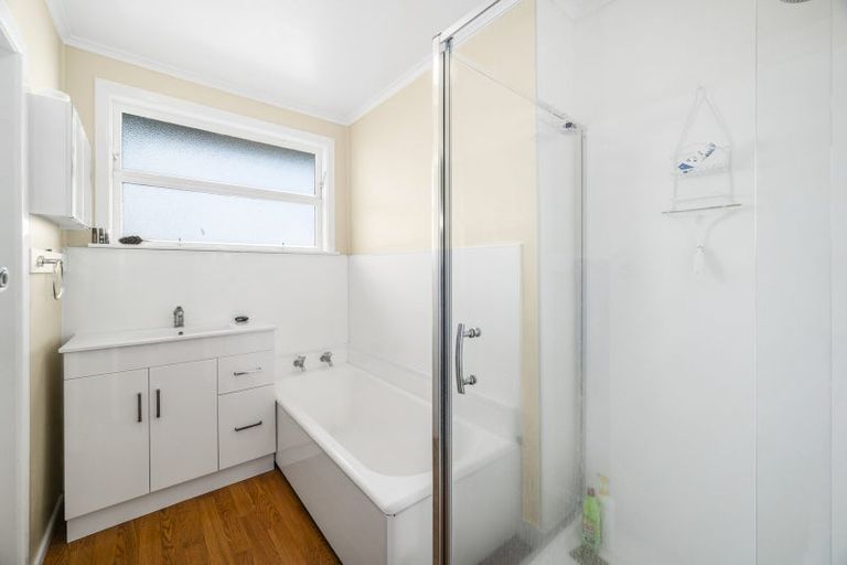 Photo of property in 17 Mckenzie Road, Owhata, Rotorua, 3010