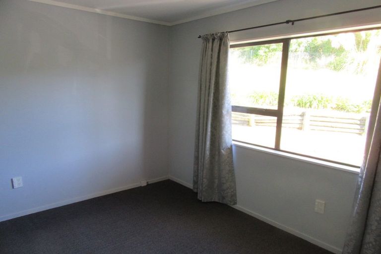 Photo of property in 9 Oaklands Grove, Clouston Park, Upper Hutt, 5018