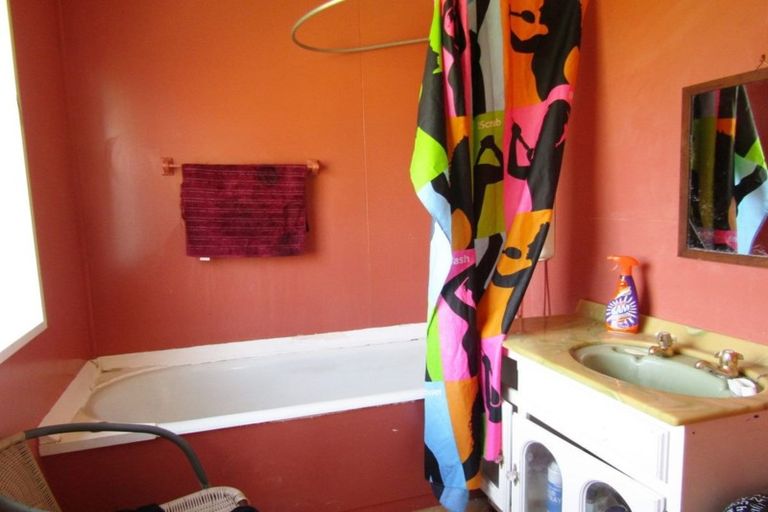 Photo of property in 24 Edward Street, Waimate, 7924