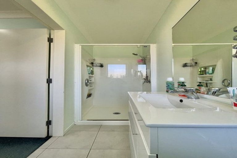 Photo of property in 17 Phar Lap Grove, Trentham, Upper Hutt, 5018