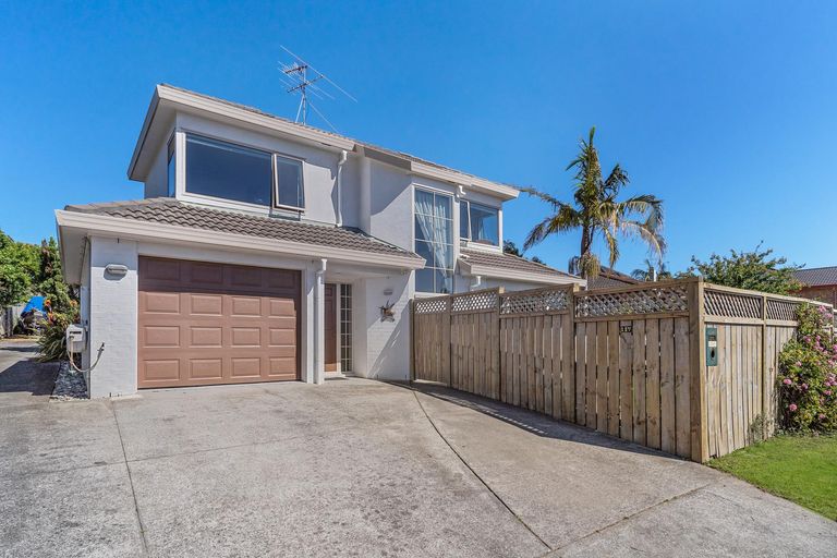 Photo of property in 1/117 Wellington Street, Howick, Auckland, 2014