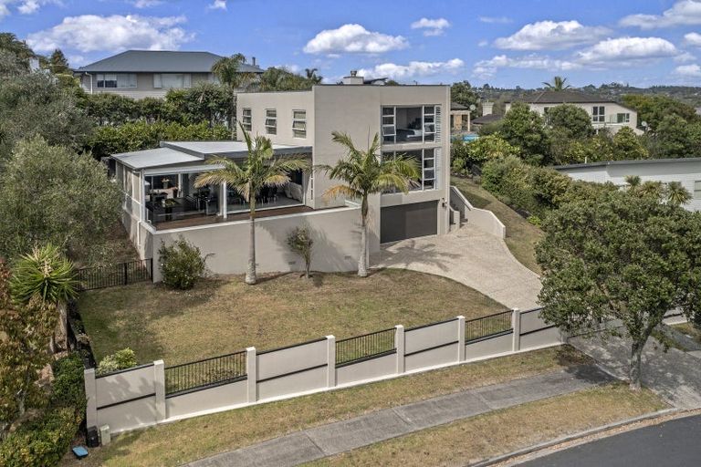 Photo of property in 67 Kittiwake Drive, Schnapper Rock, Auckland, 0632