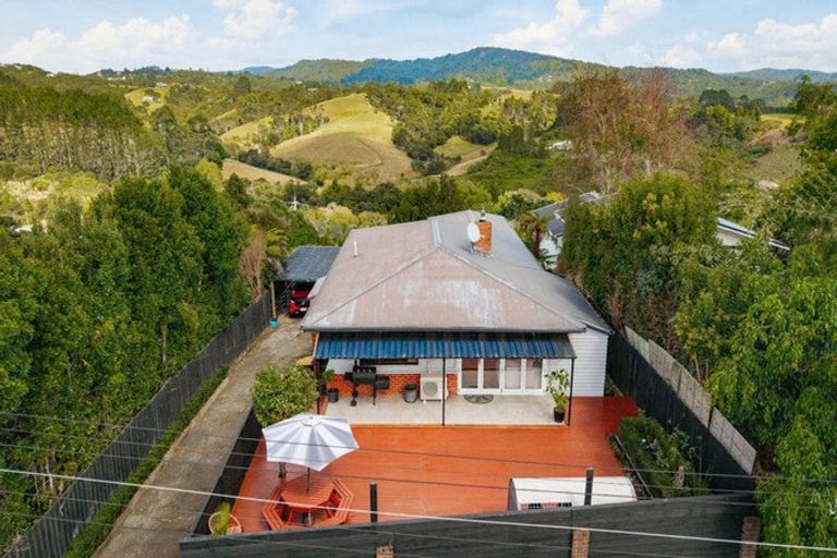 Photo of property in 9 Burnham Road, Waitakere, Auckland, 0816