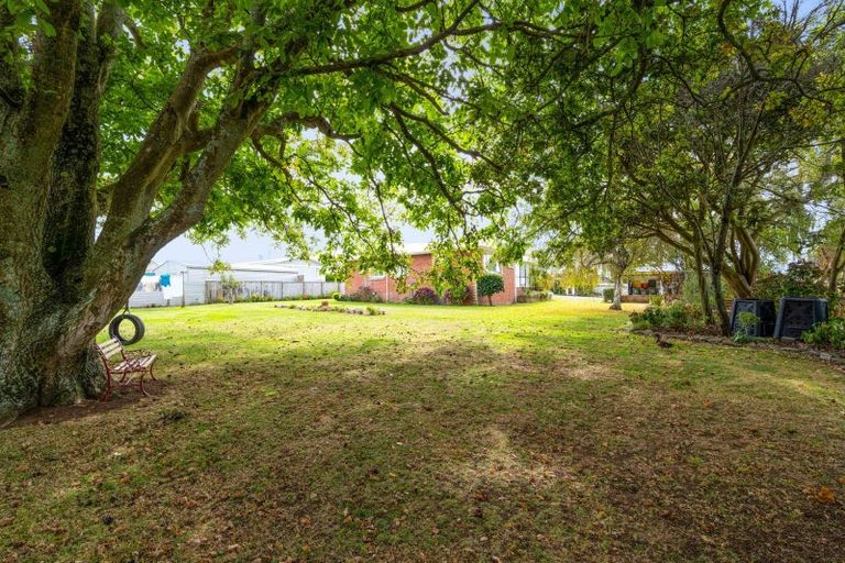 Photo of property in 1 Graham Street, Eltham, 4322