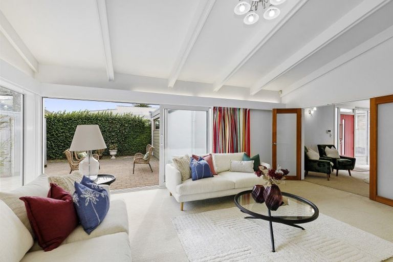 Photo of property in 76a Wai-iti Crescent, Woburn, Lower Hutt, 5010