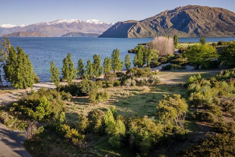 Photo of property in 333 Beacon Point Road, Wanaka, 9305