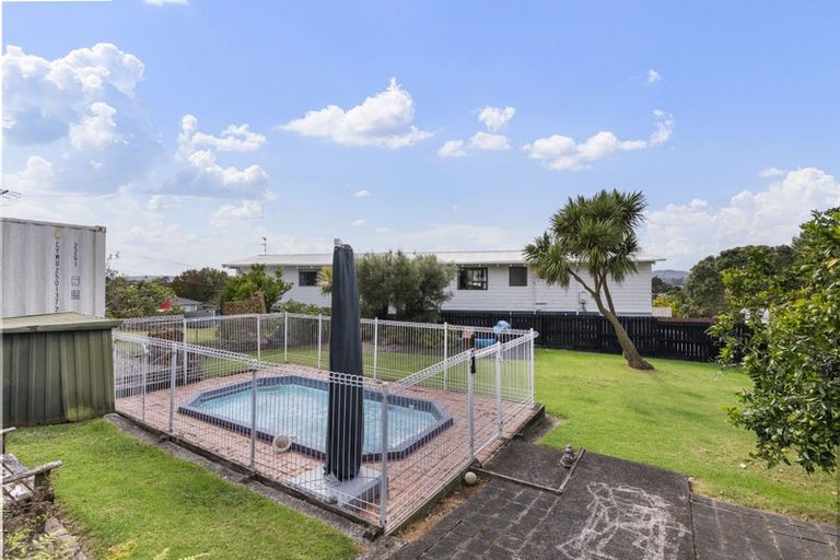 Photo of property in 29 Te Atatu Road, Te Atatu South, Auckland, 0610